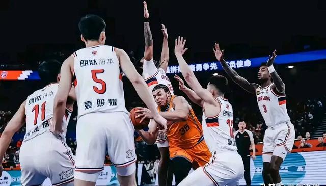 关于职业篮球联赛即将迎来一场备受瞩目的对决的信息