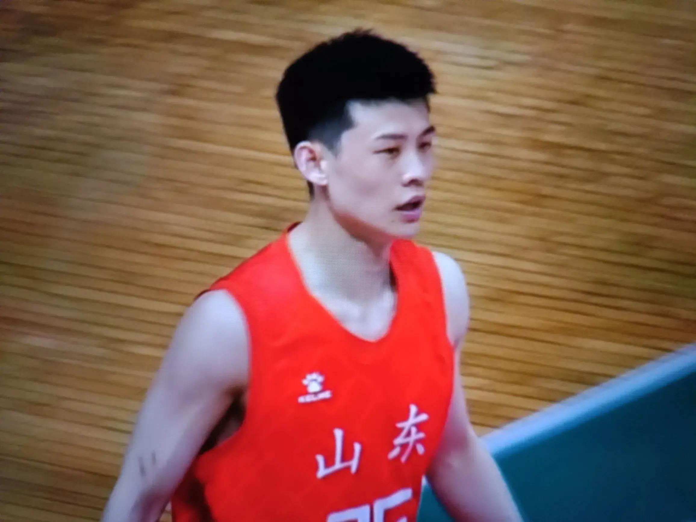 CBA球员场上表现亮眼颠覆外界期望