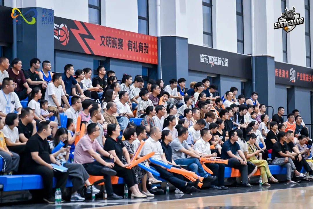 本土球员参与篮球明星赛，获得肯定和鼓励的简单介绍