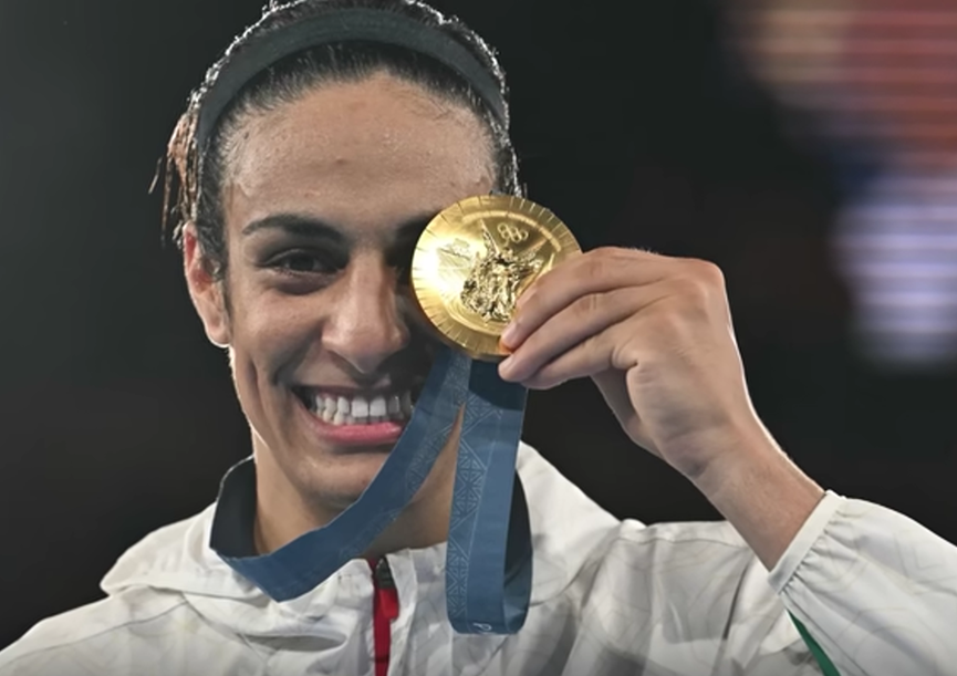 阿尔及利亚队在国际比赛中取得胜利 阿尔及利亚队在国际比赛中取得胜利