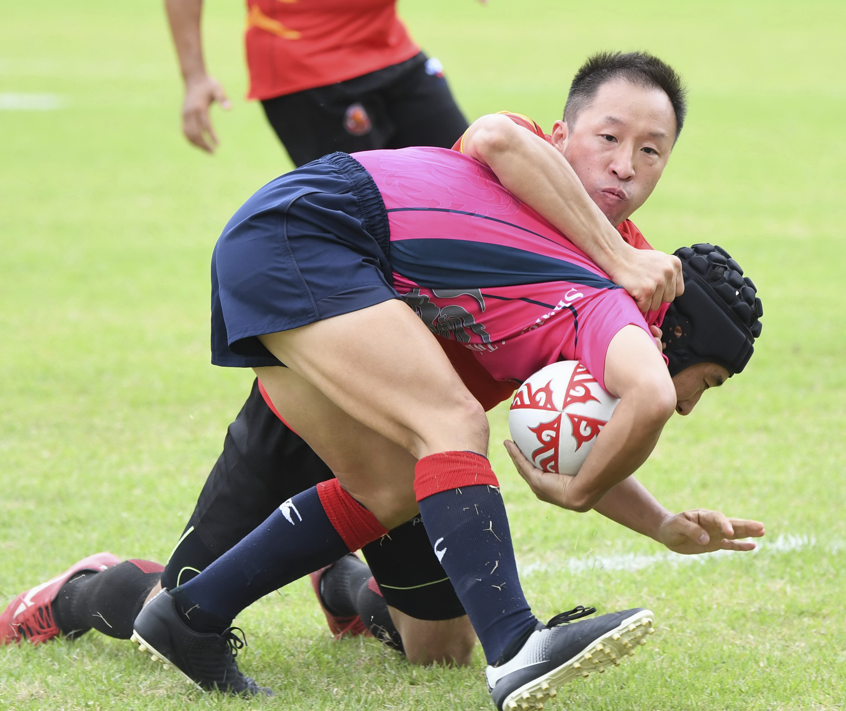冷门频出！橄榄球战况跌宕起伏的简单介绍