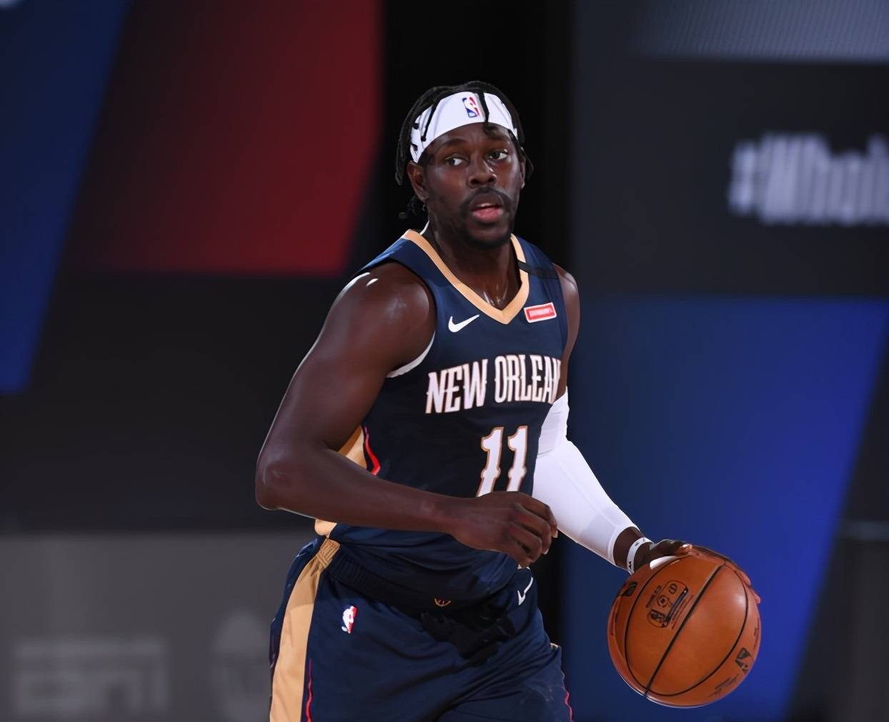 江苏队险胜鹈鹕，霍勒迪状态火热